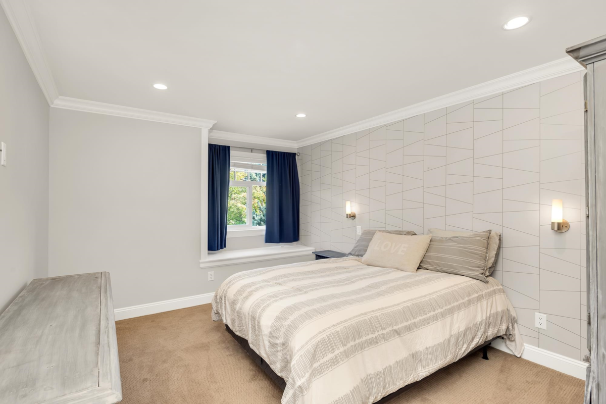 Front Yard Photo of 1020 Jay Crescent, Squamish, BC