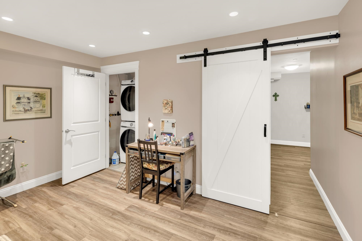 Laundry Room Photo of 1020 Jay Crescent, Squamish, BC