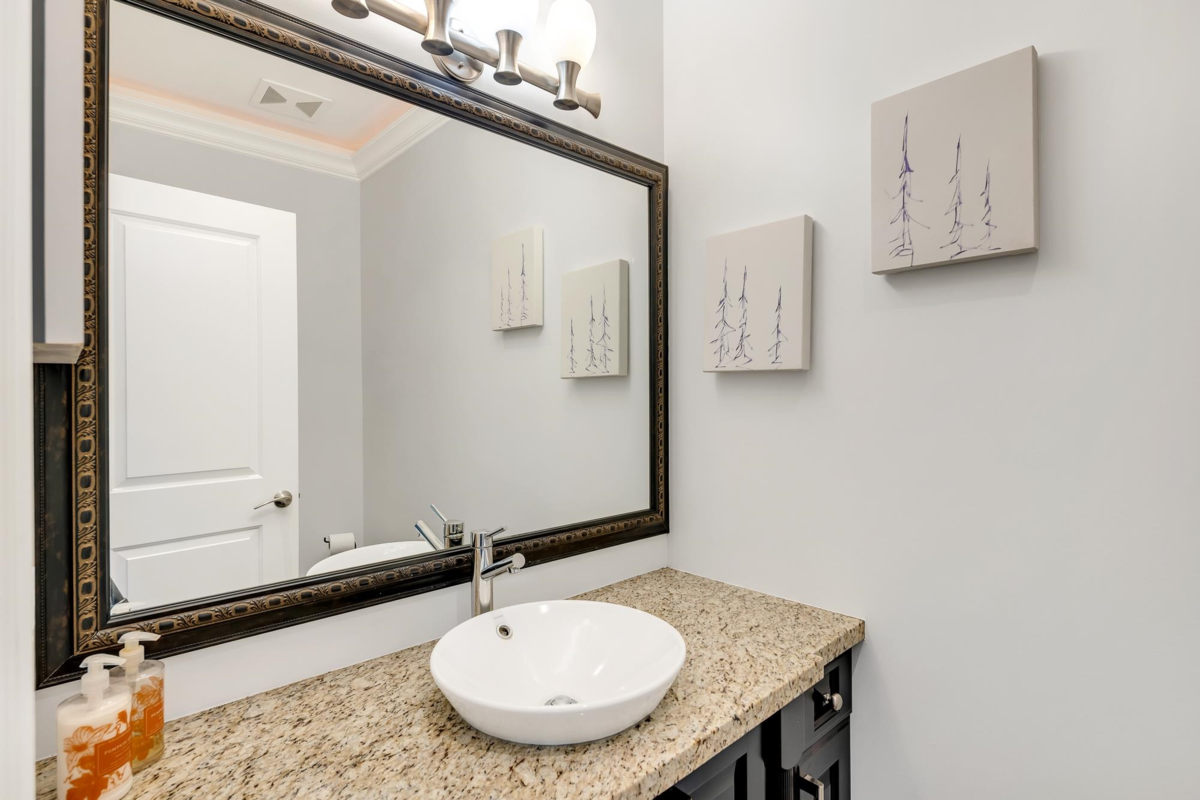 Loft / Bonus Room Photo of 1020 Jay Crescent, Squamish, BC