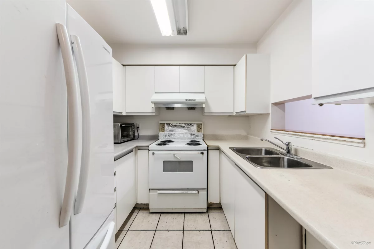 Breakfast Nook Photo of 107 2533 Penticton Street, Vancouver, BC