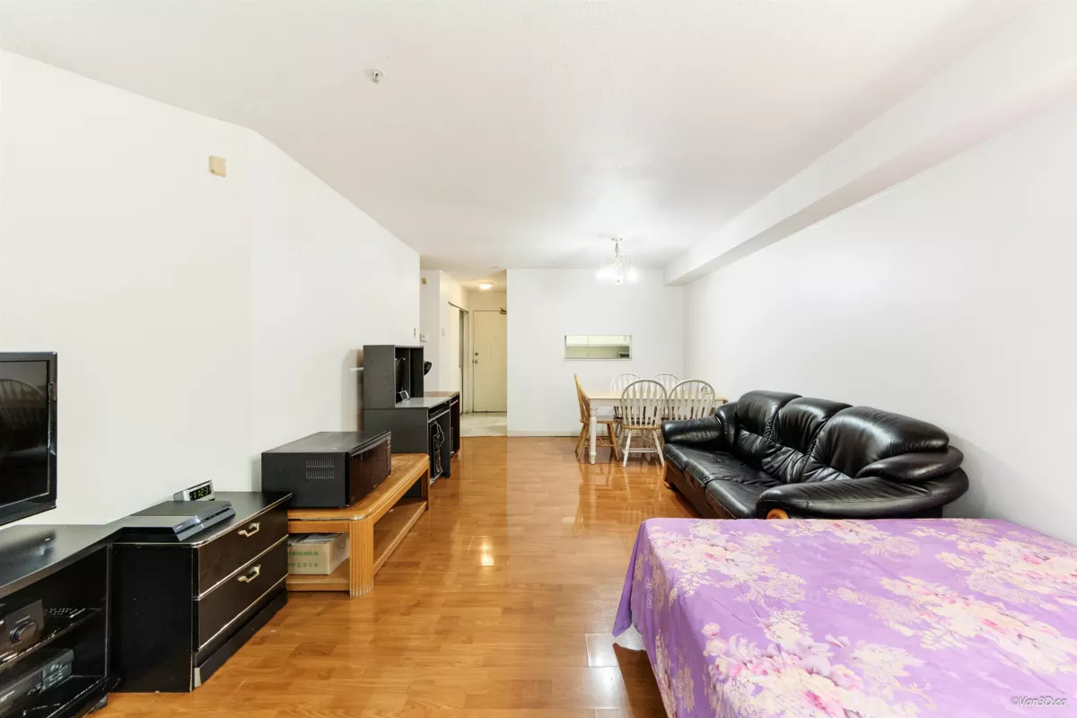Kitchen Island Photo of 107 2533 Penticton Street, Vancouver, BC