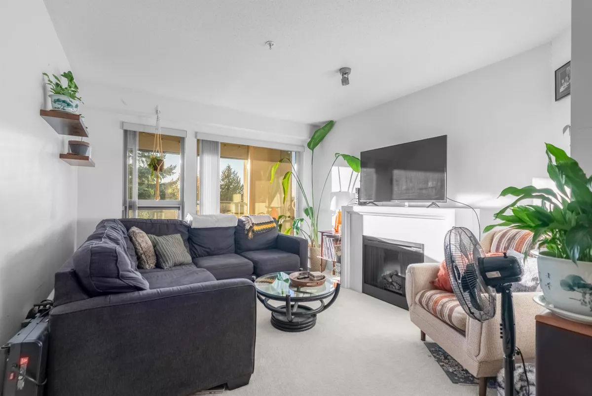 Family Room Photo of 305 4550 Fraser Street, Vancouver, BC