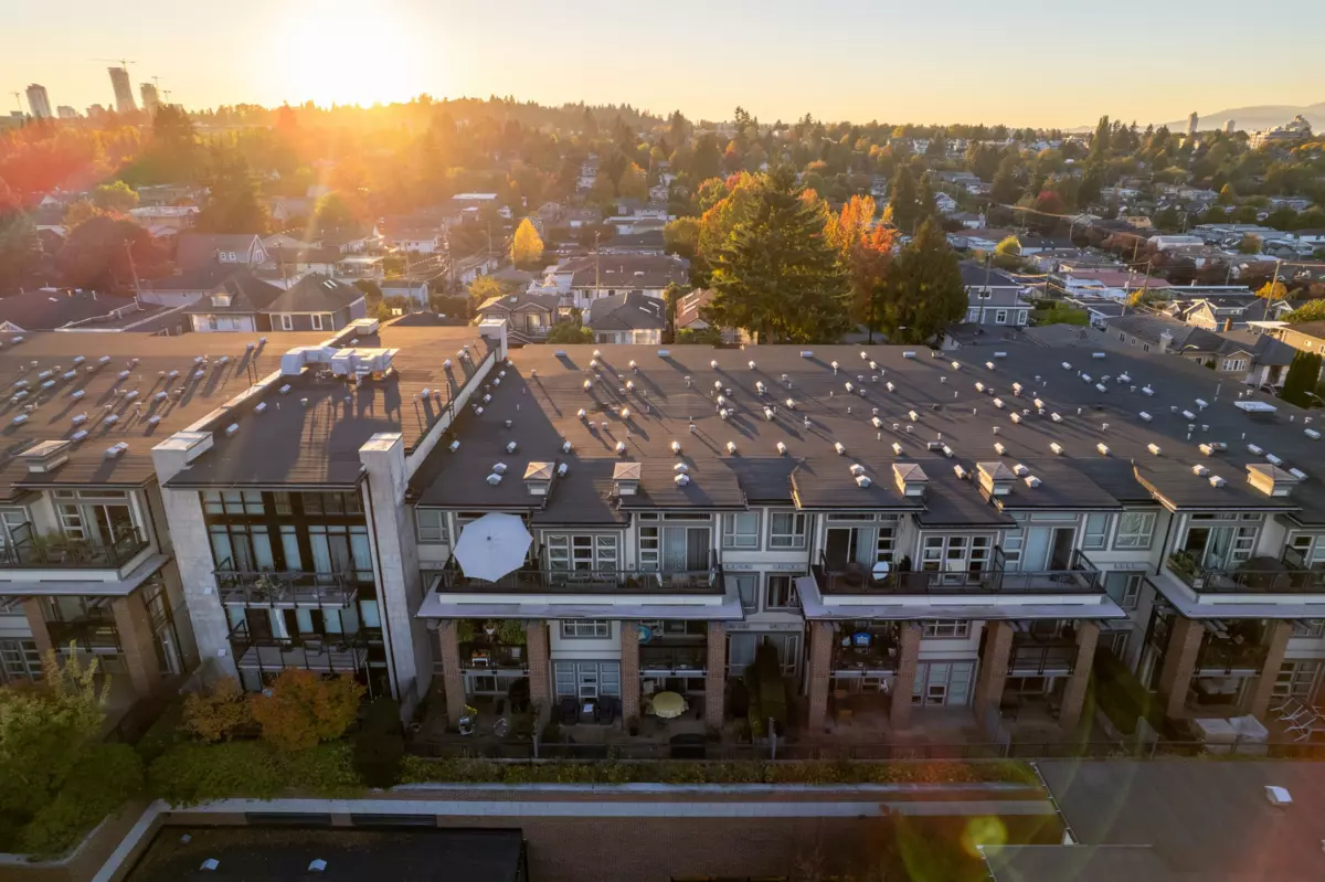 Hallway Photo of 305 4550 Fraser Street, Vancouver, BC