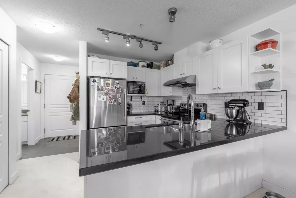 Kitchen Island Photo of 305 4550 Fraser Street, Vancouver, BC