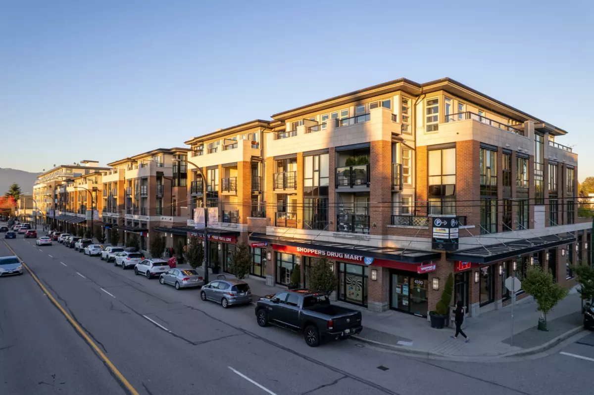 Mudroom Photo of 305 4550 Fraser Street, Vancouver, BC