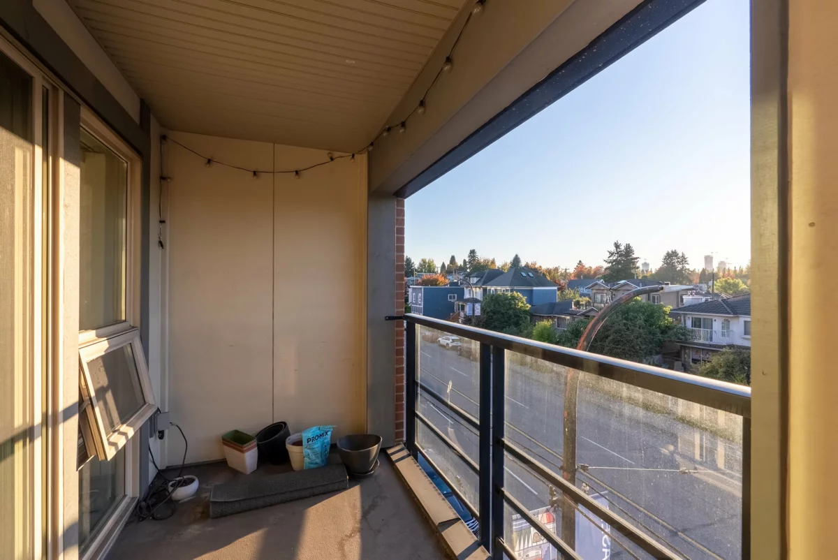 Office / Den Photo of 305 4550 Fraser Street, Vancouver, BC