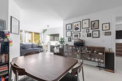 305 4550 Fraser Street, Vancouver, BC