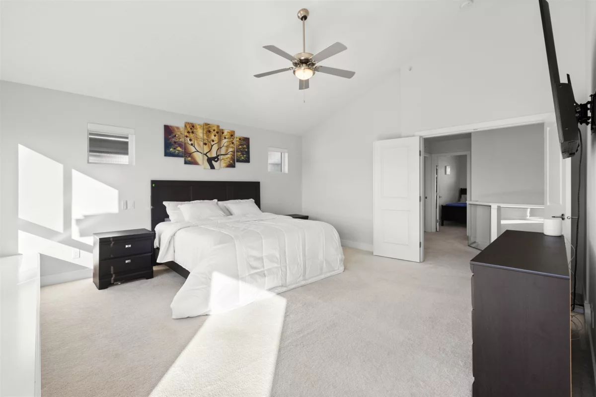 Entry Foyer Photo of 10279 238a Street, Maple Ridge, BC