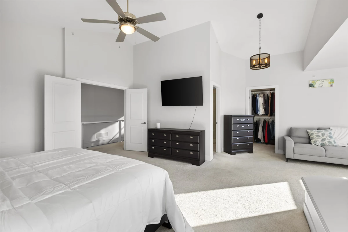 Hallway Photo of 10279 238a Street, Maple Ridge, BC