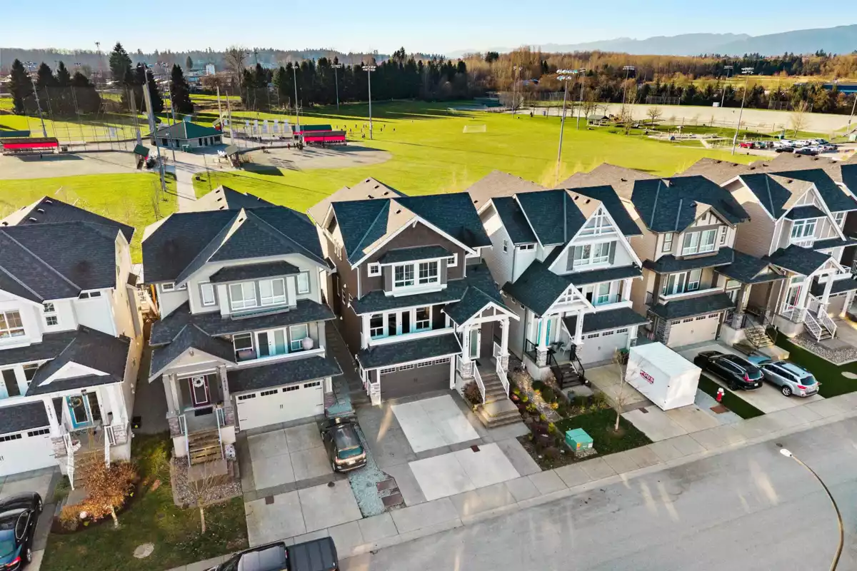 Walk-In Closet Photo of 10279 238a Street, Maple Ridge, BC