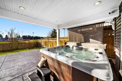 Guest Bathroom Photo of 10279 238a Street, Maple Ridge, BC