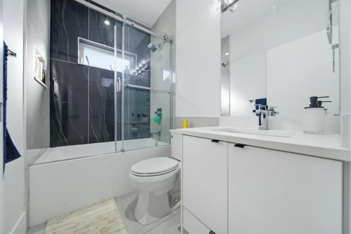 Hallway Photo of 14718 90a Avenue, Surrey, BC