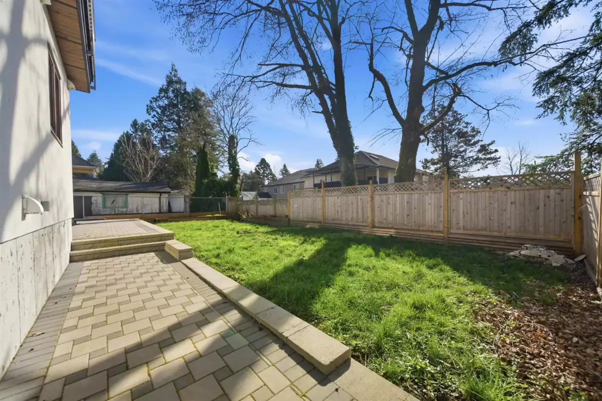 Outdoor Kitchen Photo of 14718 90a Avenue, Surrey, BC