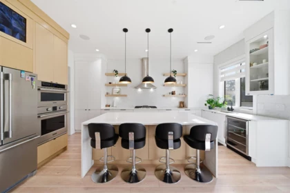 Breakfast Nook Photo of 14718 90a Avenue, Surrey, BC