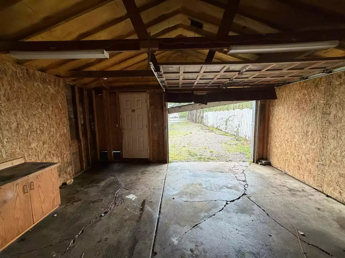Kitchen Island Photo of 11394 240 Street, Maple Ridge, BC