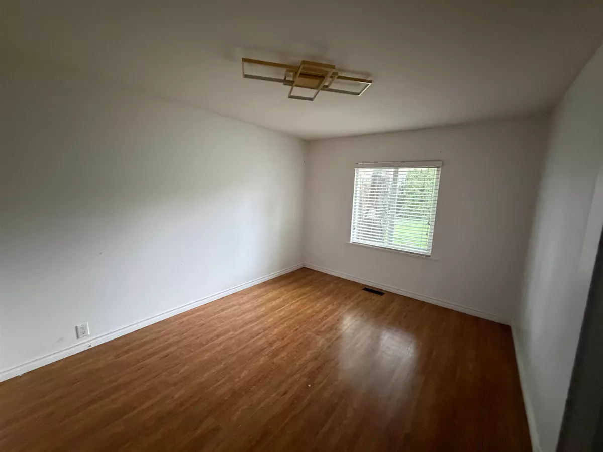 Laundry Room Photo of 11394 240 Street, Maple Ridge, BC