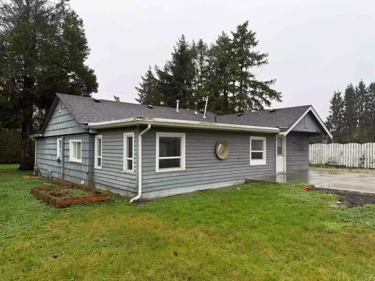 Walk-In Closet Photo of 11394 240 Street, Maple Ridge, BC