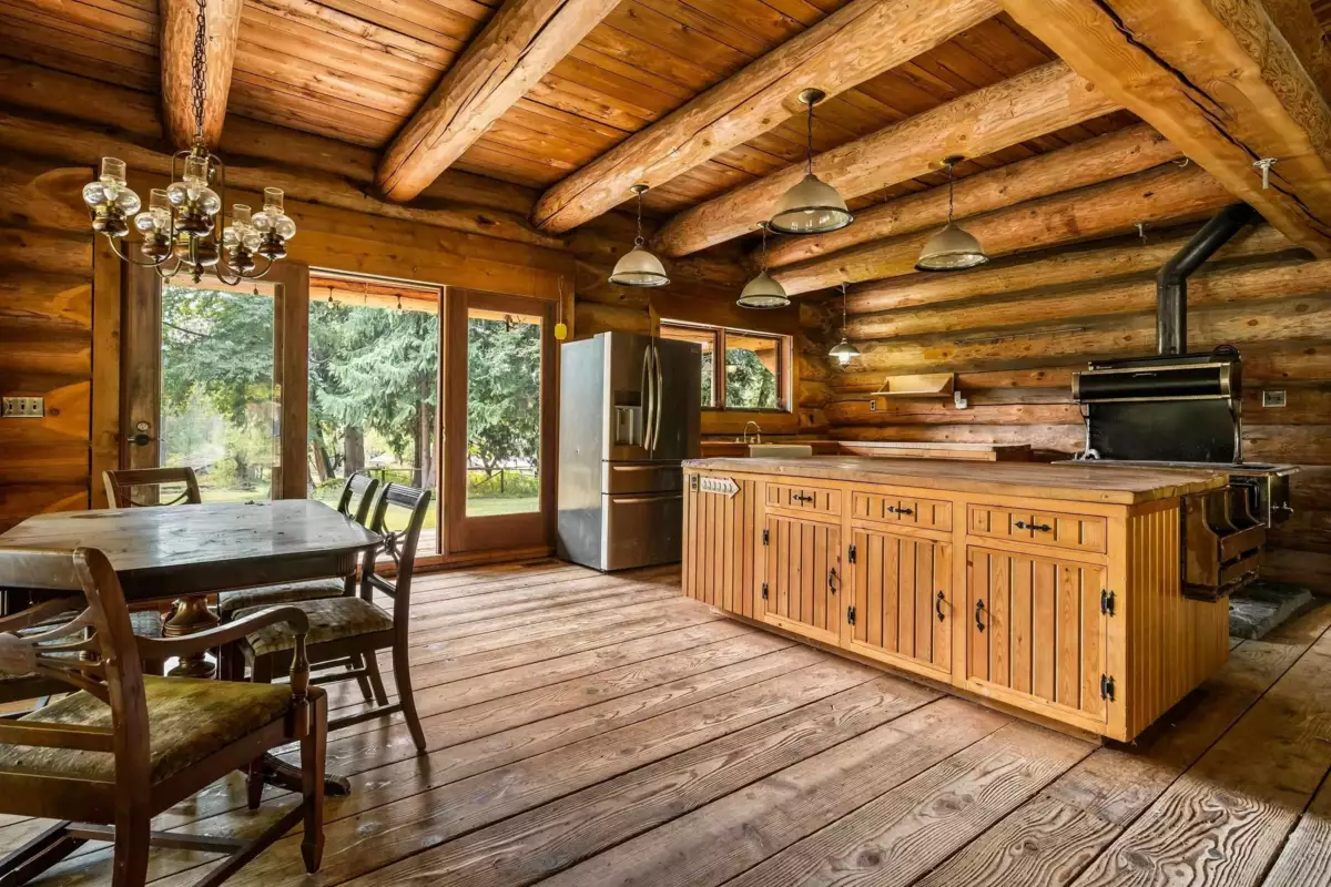 Dining Area Photo of 55270 Chilliwack Bench Fsr Road, Chilliwack, BC