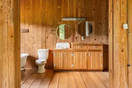 Powder Room Photo of 55270 Chilliwack Bench Fsr Road, Chilliwack, BC