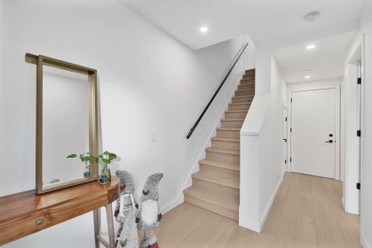 11 528 E 2nd Street, North Vancouver, BC, North Vancouver — Townhouse for sale