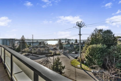 Swimming Pool Photo of 11 528 E 2nd Street, North Vancouver, BC
