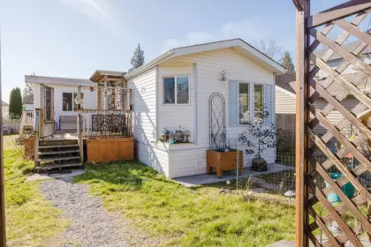 Family Room Photo of 753 Steinbrunner Road, Gibsons, BC