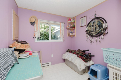 Powder Room Photo of 753 Steinbrunner Road, Gibsons, BC