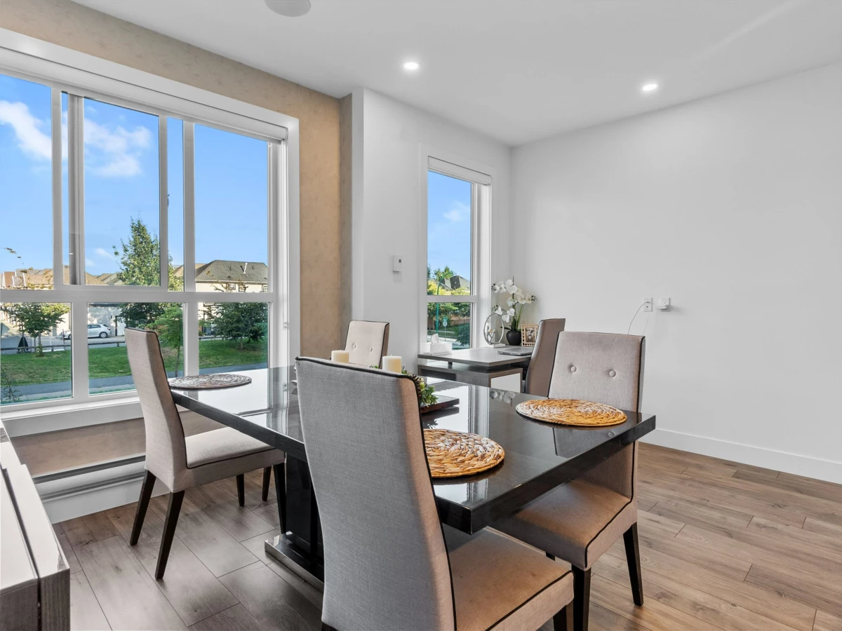 Dining Area Photo of 10 7177 194a Street, Surrey, BC