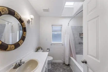 Hallway Photo of 23390 123 Avenue, Maple Ridge, BC
