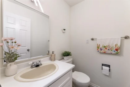 Powder Room Photo of 23390 123 Avenue, Maple Ridge, BC