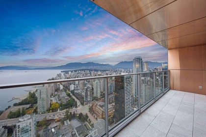 5702 1480 Howe Street, Vancouver, BC, Vancouver — Apartment/Condo for sale