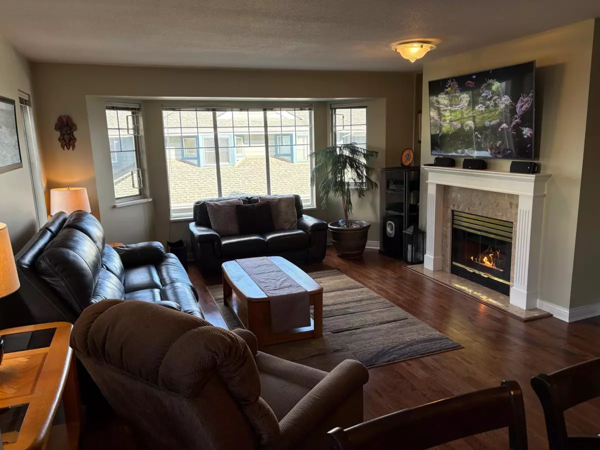 Dining Area Photo of 123 28 Richmond Street, New Westminster, BC