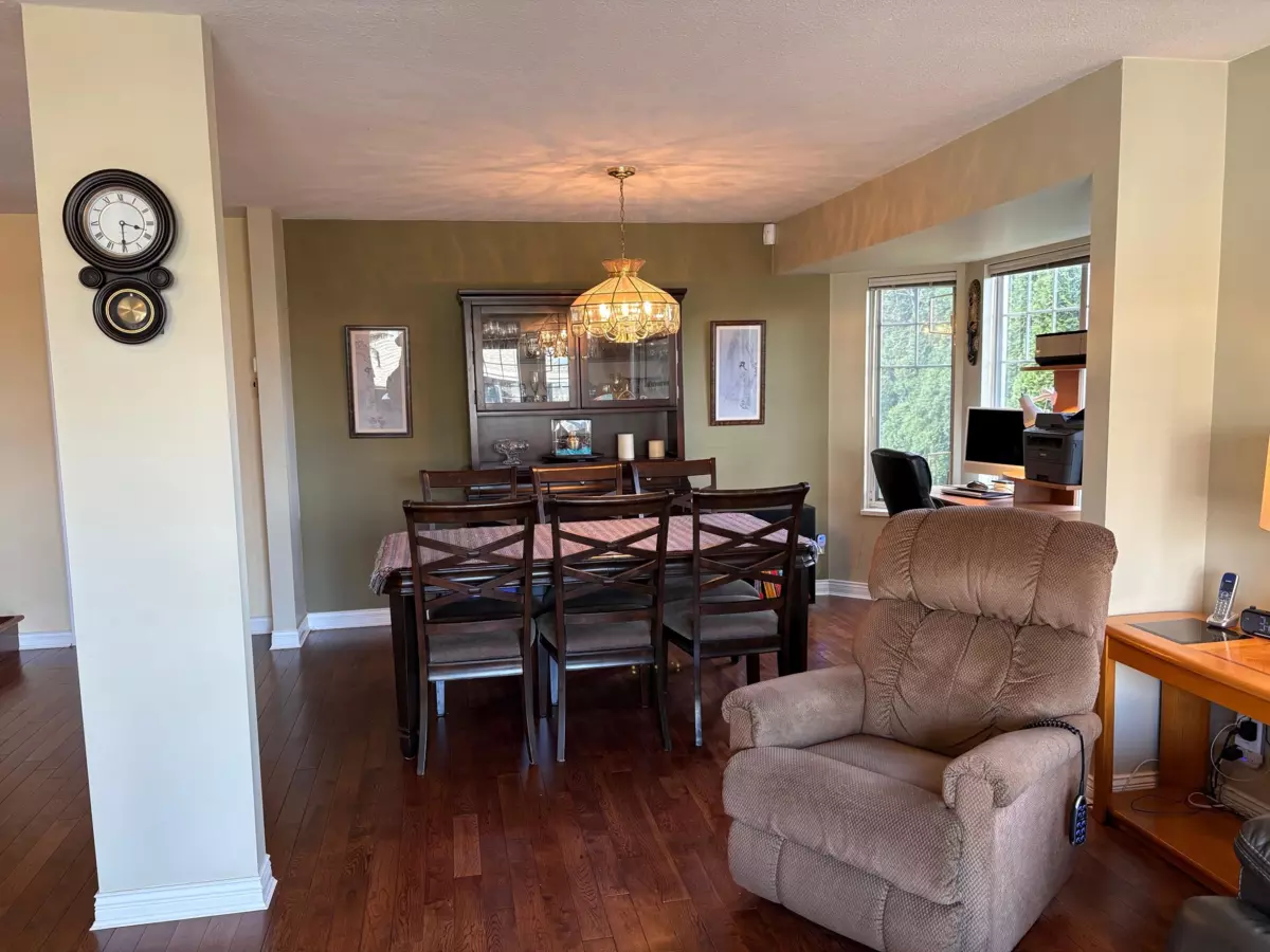 Living Room Photo of 123 28 Richmond Street, New Westminster, BC
