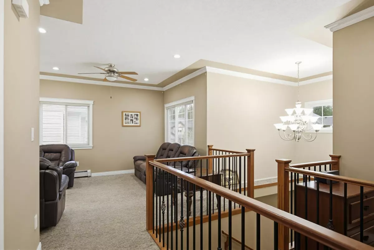 Dining Area Photo of 8727 Hargitt Place, Mission, BC