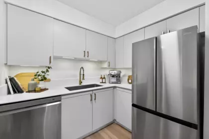 101 1689 E 4th Avenue, Vancouver, BC, Vancouver — Apartment/Condo for sale