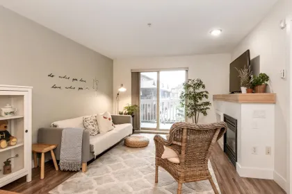 205 6500 194 Street, Surrey, BC, Surrey — Apartment/Condo for sale