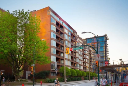 211 950 Drake Street, Vancouver, BC, Vancouver — Apartment/Condo for sale