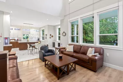 Kitchen Island Photo of 44 3295 Sunnyside Road, Anmore, BC