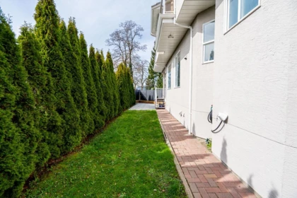 Neighborhood Park Photo Near 397 Delta Avenue, Burnaby, BC