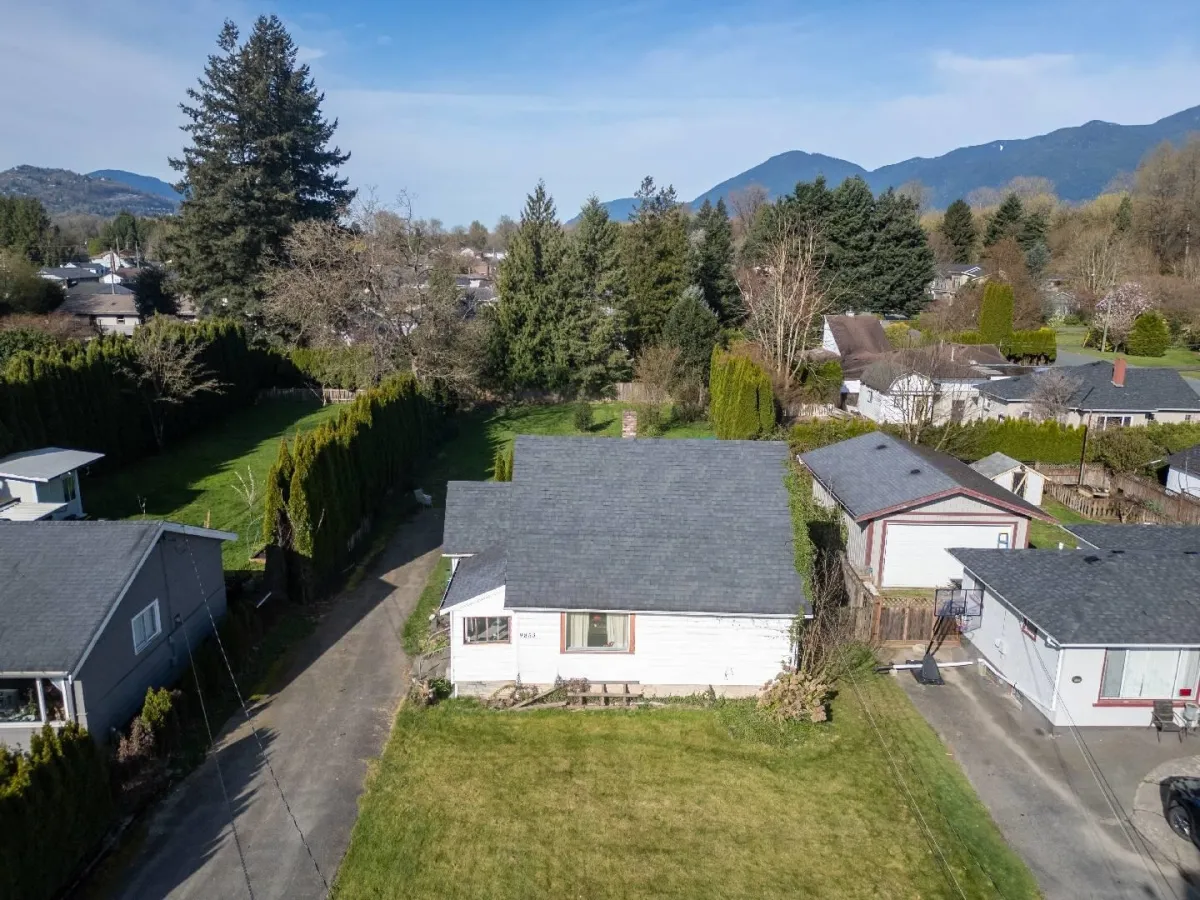 Family Room Photo of 9853 Young Road, Chilliwack, BC
