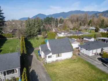 9853 Young Road, Chilliwack, BC, Chilliwack — Single Family Residence for sale