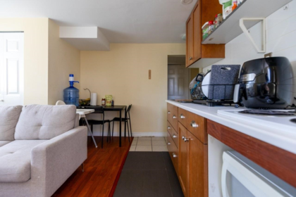 Hot Tub / Spa Photo of 7250-52 Nelson Avenue, Burnaby, BC