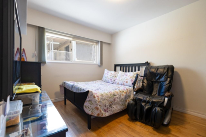 Powder Room Photo of 7250-52 Nelson Avenue, Burnaby, BC