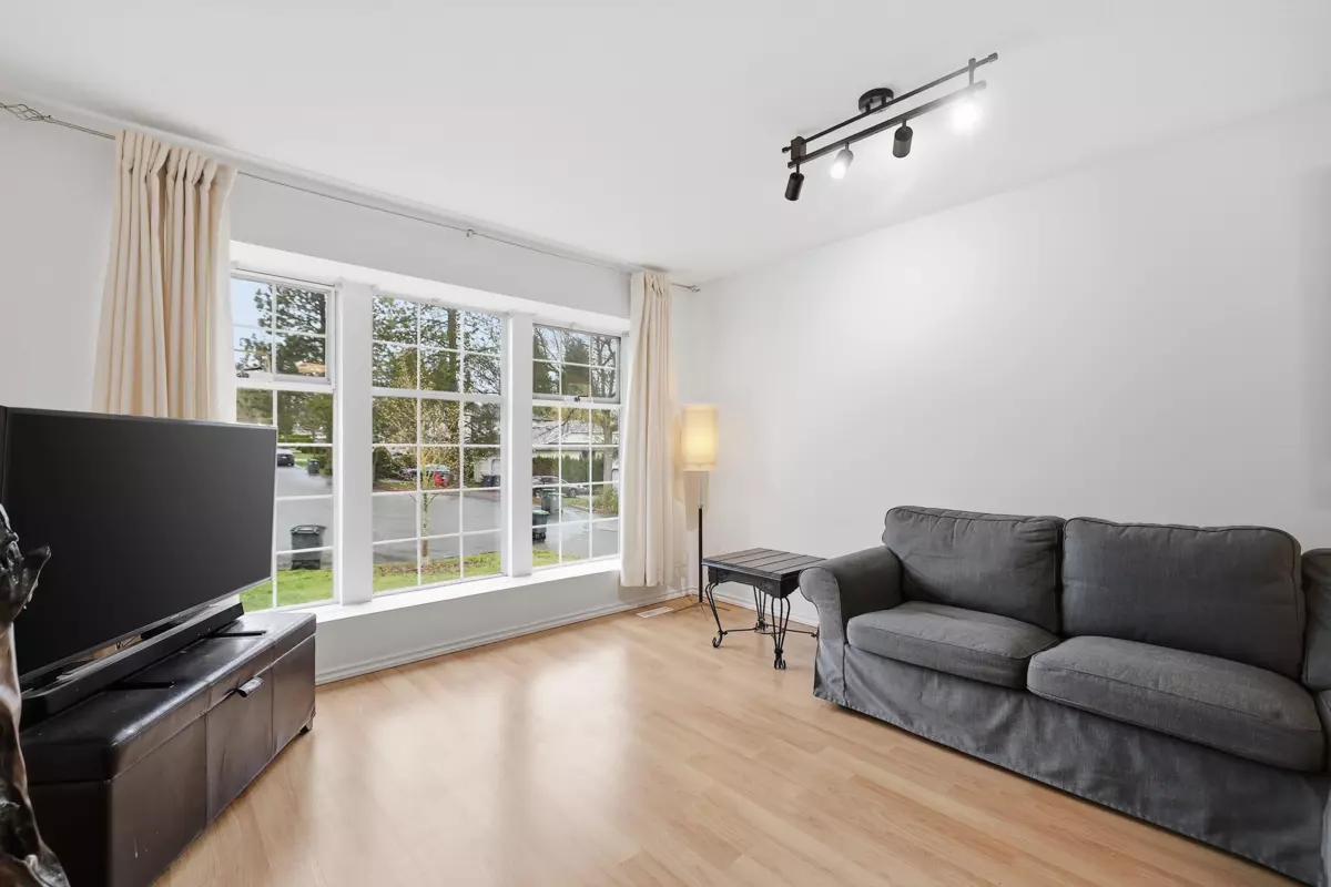 Living Room Photo of 14390 78 Avenue, Surrey, BC