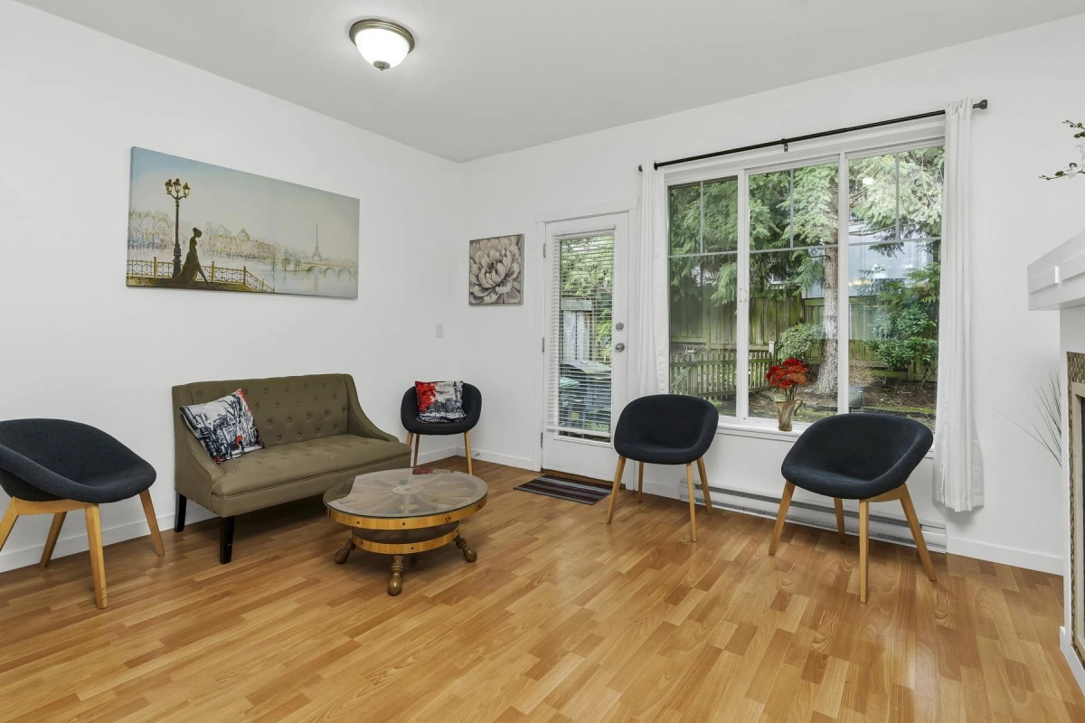 Living Room Photo of 35 5839 Panorama Drive, Surrey, BC