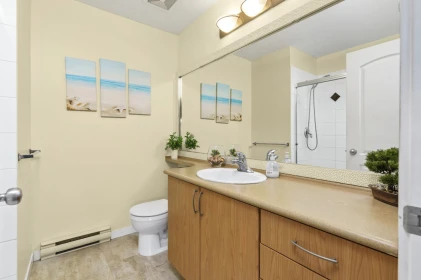 Entry Foyer Photo of 35 5839 Panorama Drive, Surrey, BC