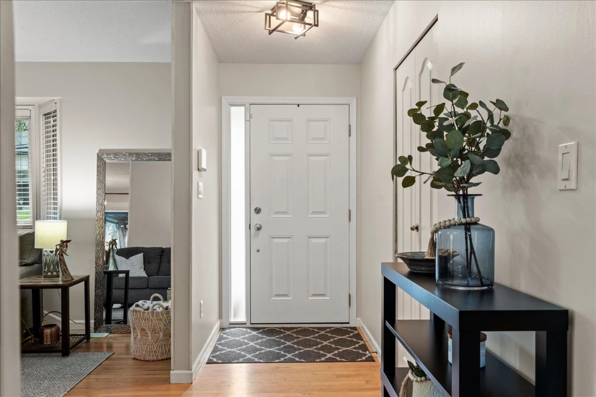 Family Room Photo of 3712 Old Clayburn Road, Abbotsford, BC