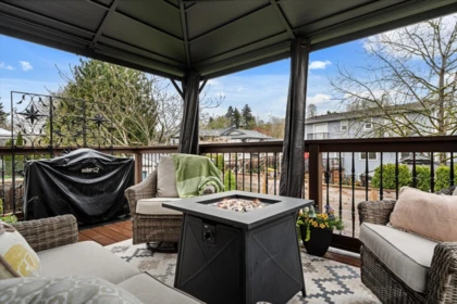 Hot Tub / Spa Photo of 3712 Old Clayburn Road, Abbotsford, BC