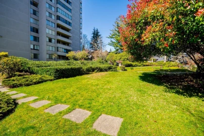 Staircase Photo of 303 2060 Bellwood Avenue, Burnaby, BC