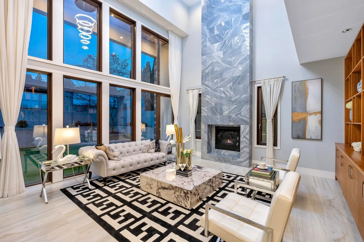 Living Room Photo of 2052 Inglewood Avenue, West Vancouver, BC